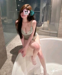 名媛系御姐  絕美尤物「朵拉」：深不見底的傲人雙峰＋火辣網襪誘惑，今晚邀您共赴一