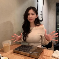 芸芸｜台日混血 E奶嬌軀 高配合任你擺弄