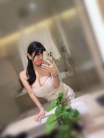 「23歲甜美小資正妹！浴室白浴巾裹胸 長髮深溝 C杯 高CP值外約」