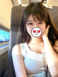 「19歲清純學生妹 白無袖上衣甜美長髮 正妹高CP值外約」